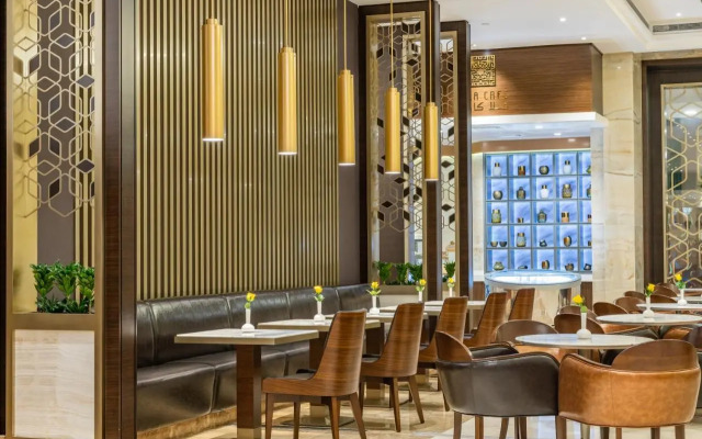 Отель Al Marwa Rayhaan by Rotana