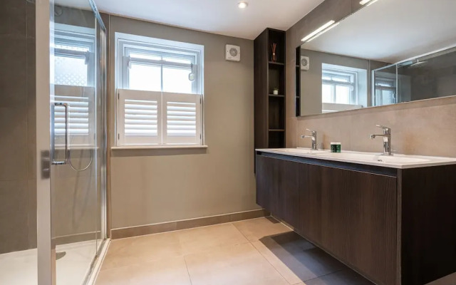 Lovely Battersea Home by Underthedoormat