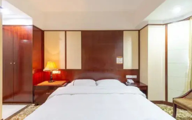 Kaiping Hotel