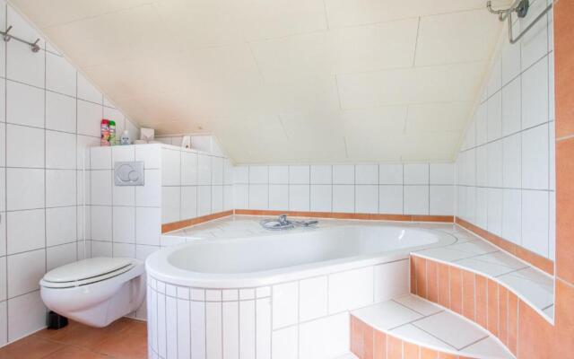 Tolstov House - 6 Room Villa with Garden - 15min Messe DUS