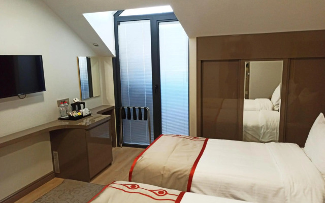 Peyk Hotel