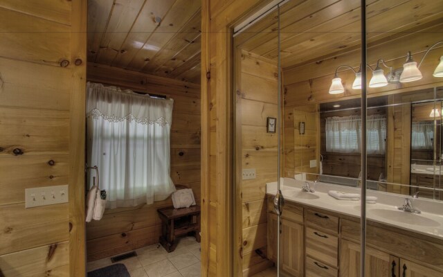 Living Waters 376 - Three Bedroom Cabin