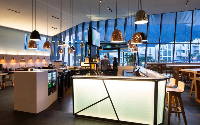 Holiday Inn Express And Suites Queenstown by IHG