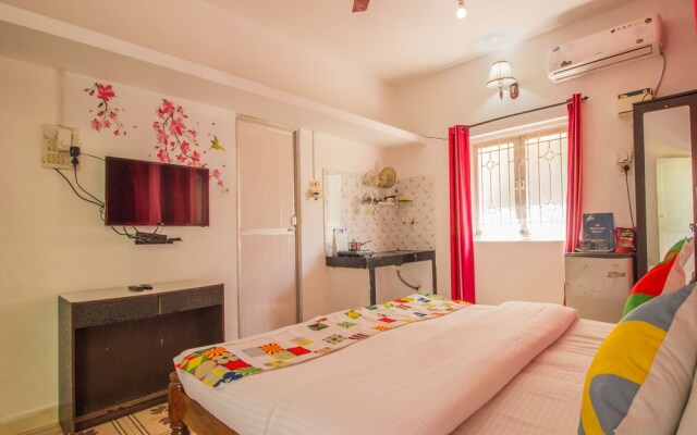 OYO 11508 Home Colourful Studio Calangute