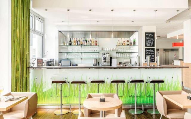 Me and All Hotel Berlin East Side, by Hyatt - NEW OPENING