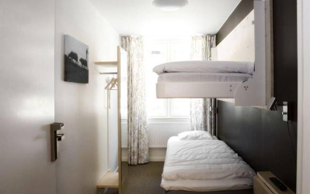 Slottsskogens Hostel