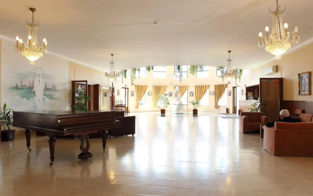 Domus Pacis Fatima Hotel