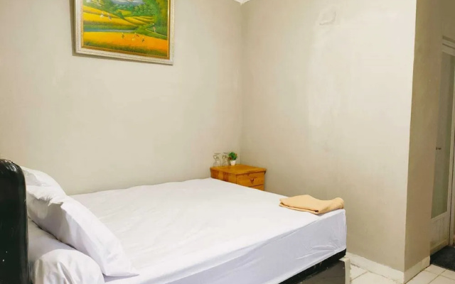 EXPRESS O 91277 Atiq Homestay Syariah