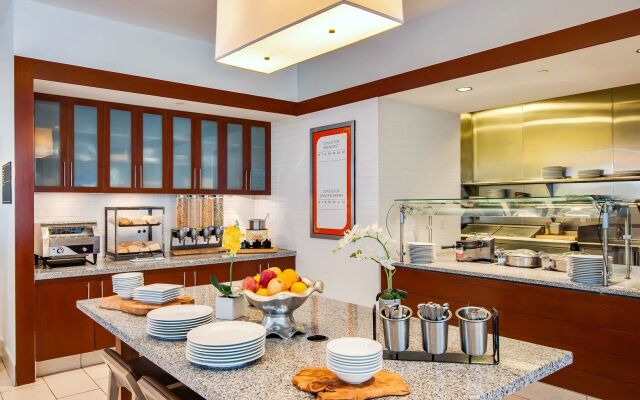 Hilton Garden Inn Alexandria Old Town National Harbor