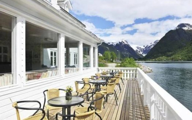 Fjærland Fjordstove Hotell