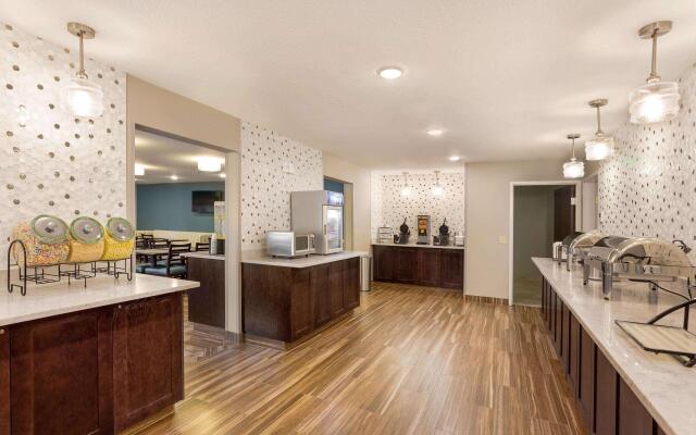 Comfort Inn & Suites Tualatin - Lake Oswego South