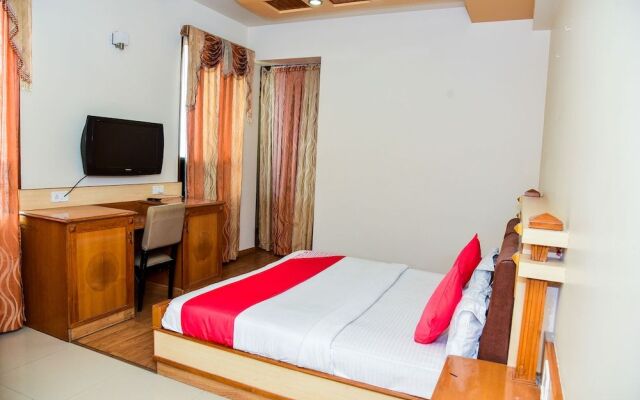 OYO 25127 Hotel Metro Palace
