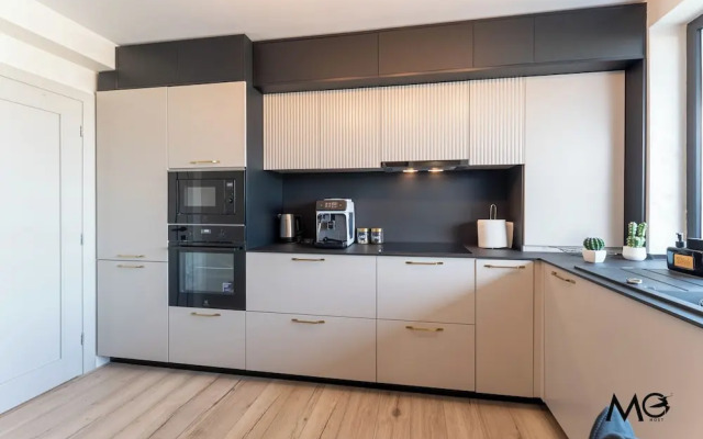 MoHost Valcom - Luxury Skyline Penthouse