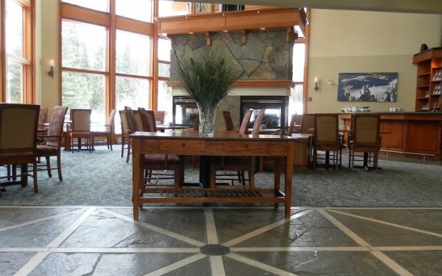 The Pinnacle Lodge