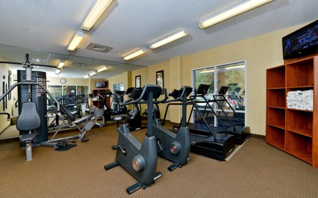 Comfort Inn & Suites Near Universal Orlando Resort - Convention Ctr