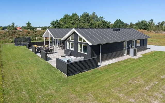 5 Star Holiday Home in Albaek