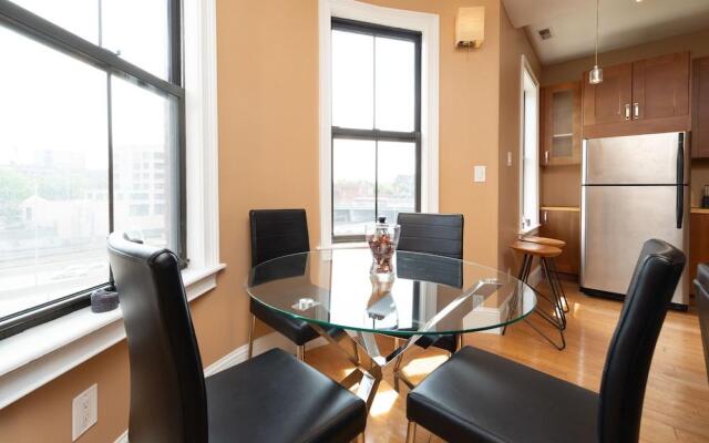 Pelicanstay in Boston Bay Village