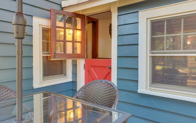 Cozy Catskills Cottage: Creekside Deck & Fire Pit