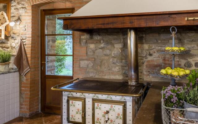 Villa with private pool and stunning views near Pisa-Villa Francesca