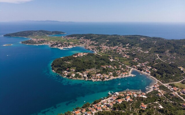 Nice Apartment in Lumbarda With 2 Bedrooms and Wifi