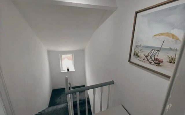 4BR Ravenhill Modern Home