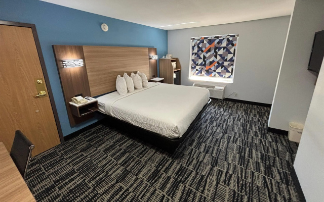 Baymont Inn & Suites Jacksonville