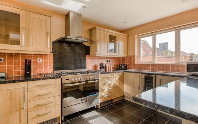 Cozy Holiday Home in Leicester near National Space Center