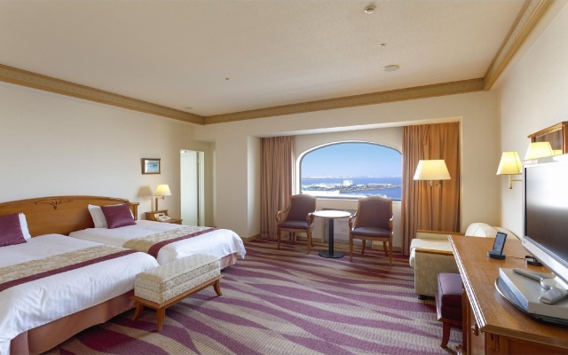 Hotel Plaza Kobe – Guest Rooms – Kobe