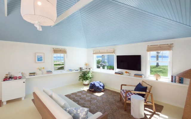 Silver Sands Motel & Beach Bungalows