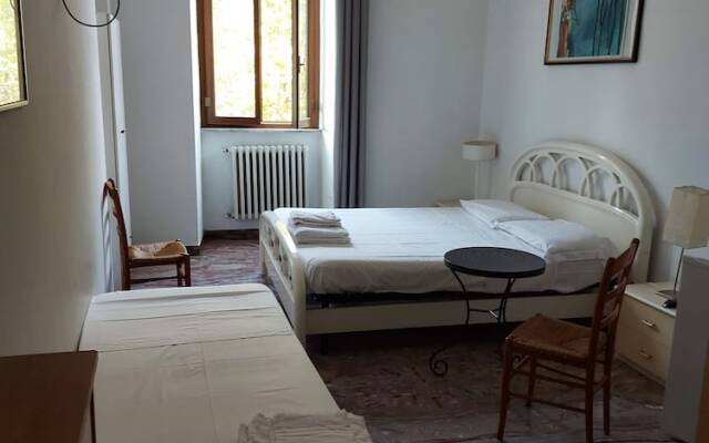 Vatican Rooms Guest House