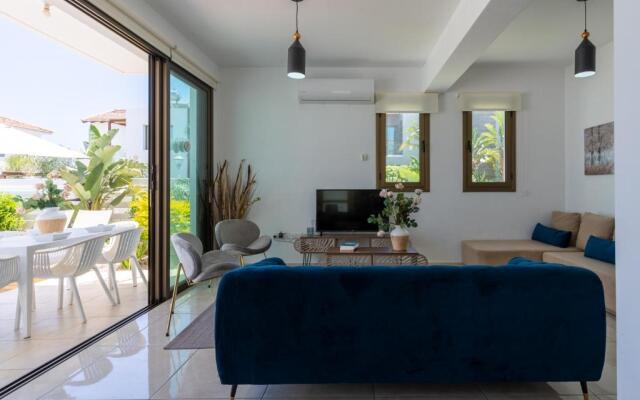 Sea La Vie 3-BR Villa in Protaras