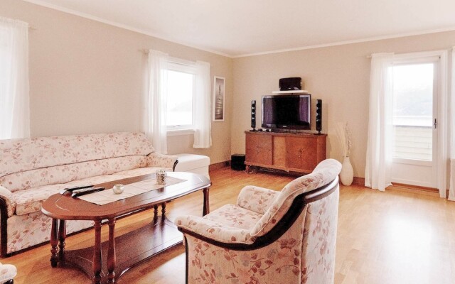 8 Person Holiday Home in Kjølsdalen