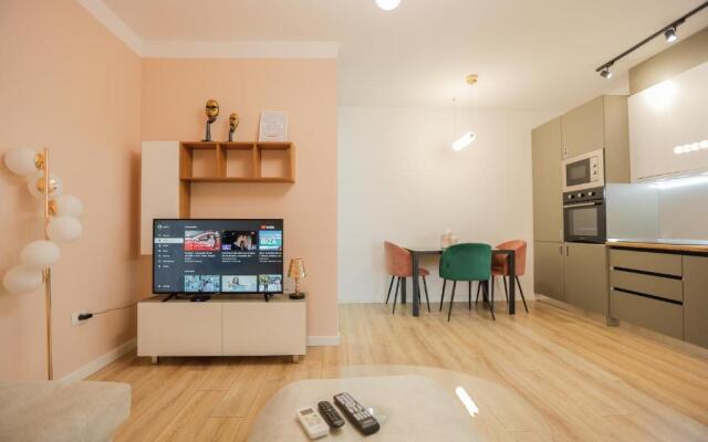 Miku Apartment-Spectacular 1BD At Komuna e Parisit