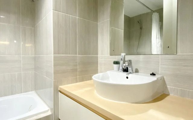 Modern Look 1Br At Vasanta Innopark Apartment