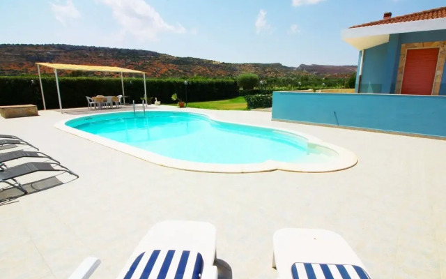 Serene Villa in Floridia With Swimming Pool