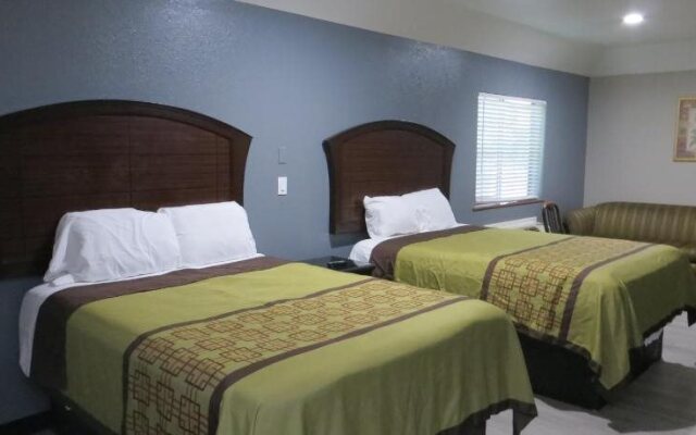 Hotel O Regency Suites Houston - IAH Beltway 8