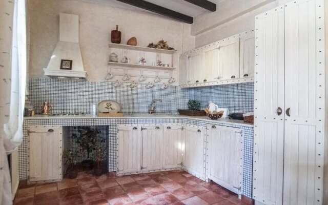 Ostra Menalon Luxury Suites