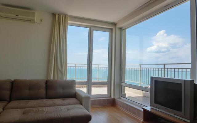 Panoramic Sea View Apartment with 25m2 Balcony Crown Fort Club Fort Noks Sveti Vlas