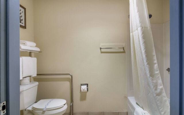 Quality Inn & Suites Silverdale Bangor - Keyport