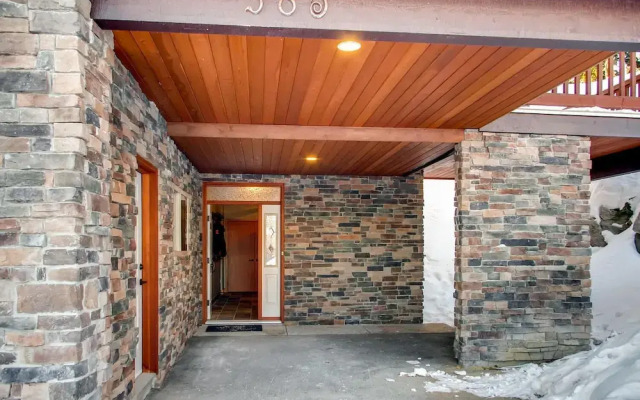 385 Moonshine Crescent by Okanagan Premier