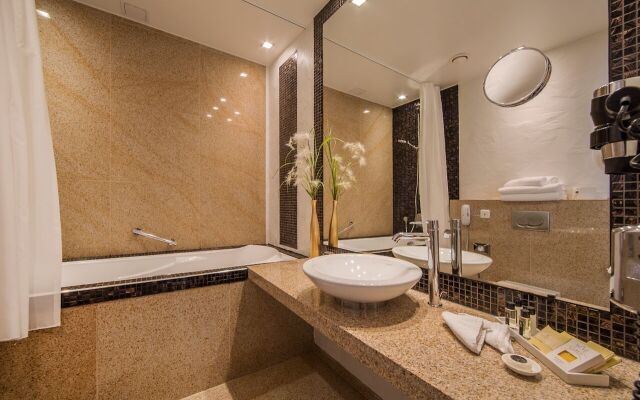 Rixwell Collection Savoy Boutique Hotel
