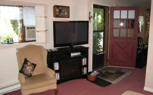 A Apples ~N~ Wine Bed & Breakfast