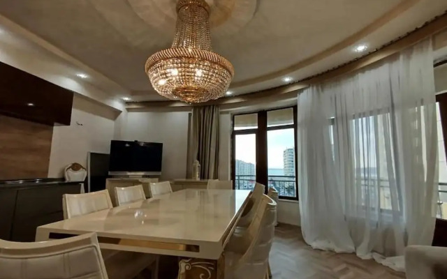 Baku Lake view 3 bedrooms apartment