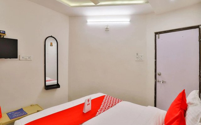 Shreenath by OYO Rooms