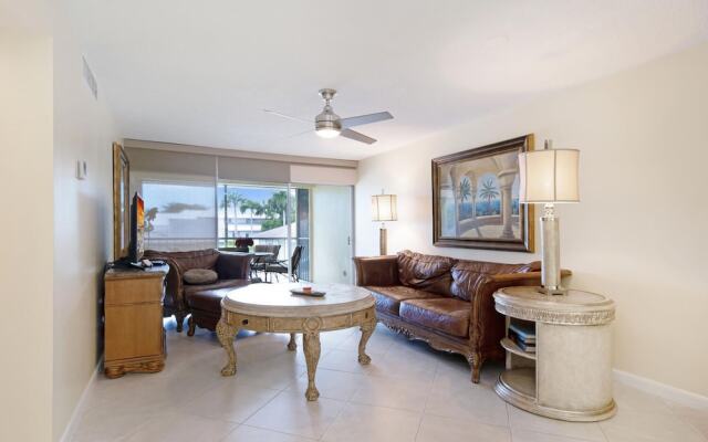 Olde Naples Condo #811