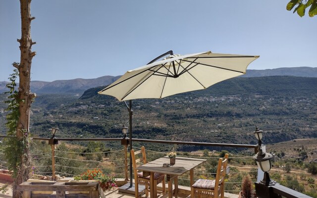 Maison de la Vallee Private Guest House Great View