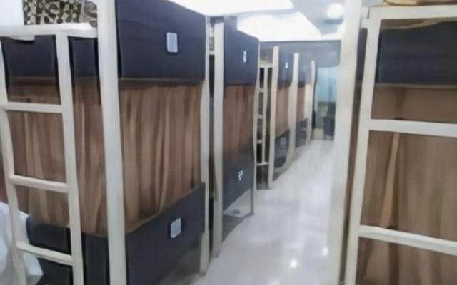 Hotel Relax AC Dormitory