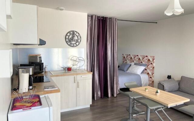 Grand studio confortable et spacieux avec terrasse