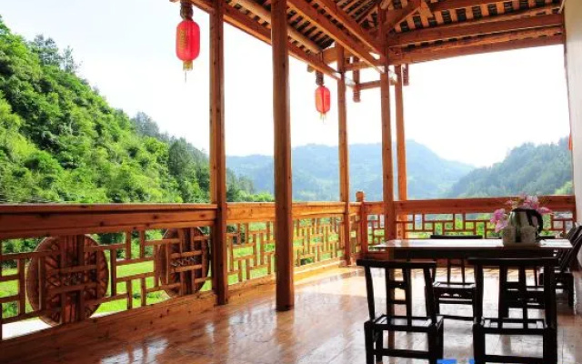 Zhiyuan Inn – Outside – Zhangjiajie