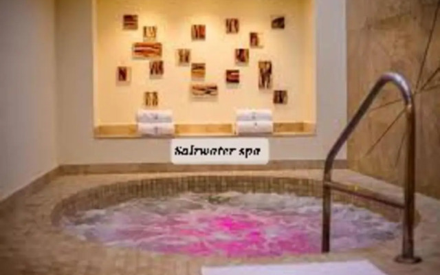 One Bedroom Ocean Front Suite on Medano Beach